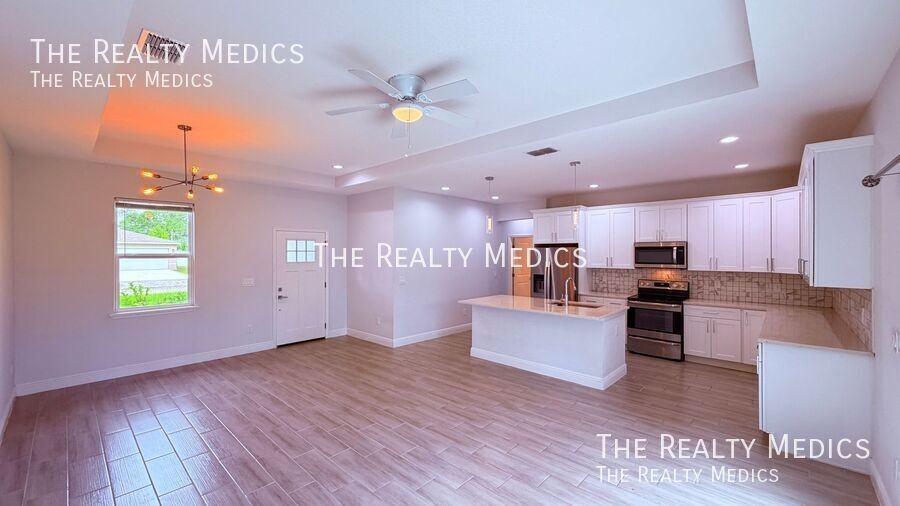 959 11th Ave - Photo 4 of 32