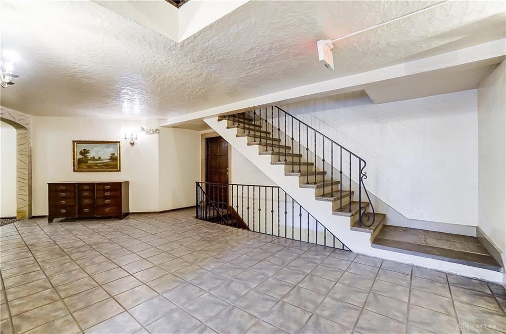 1211 Far Hills Ave #NA - Photo 4 of 12