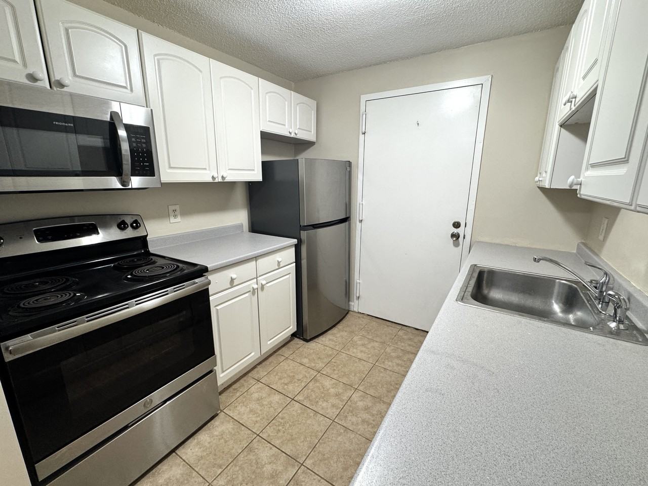 7 Village Rock Ln #3 - Photo 2 of 16