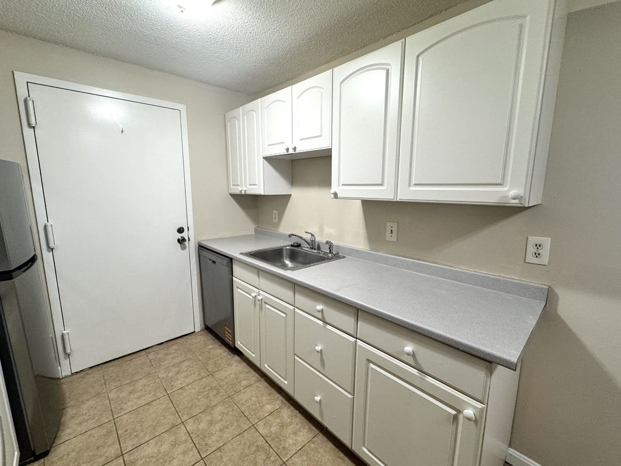 7 Village Rock Ln #3 - Photo 3 of 16