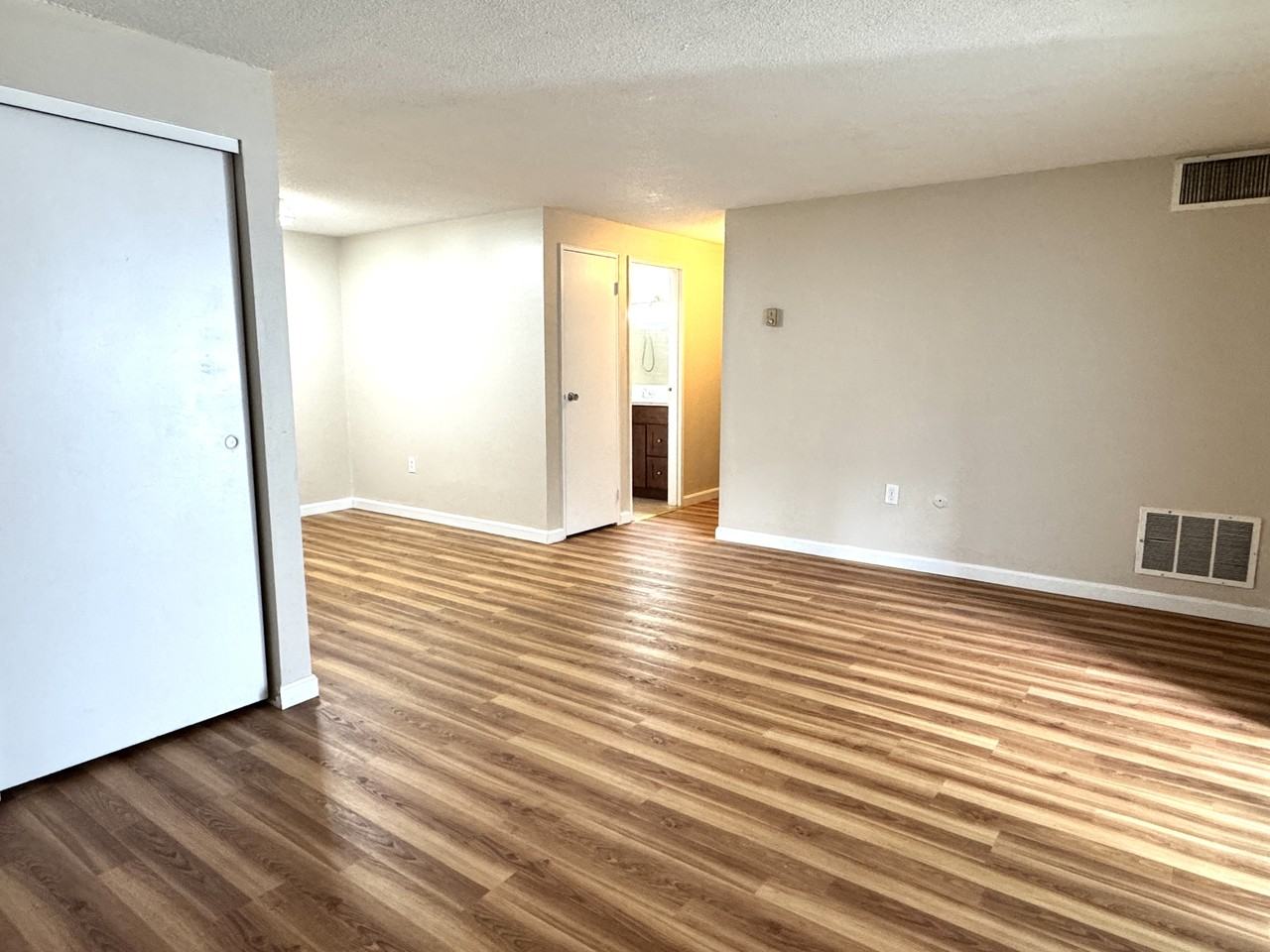 7 Village Rock Ln #3 - Photo 4 of 16