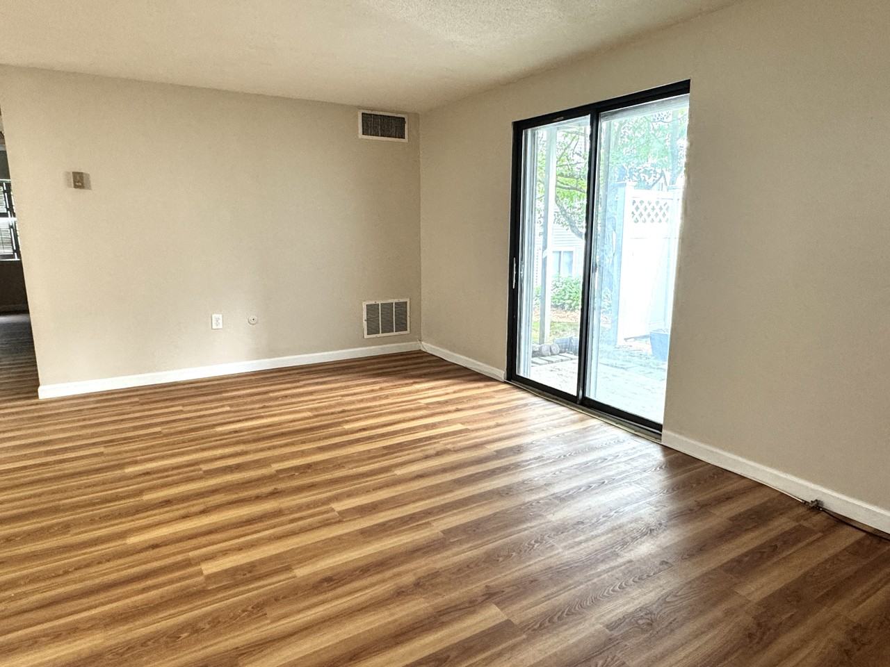 7 Village Rock Ln #3 - Photo 6 of 16