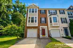888 Stonehurst Ct - Photo 1 of 1