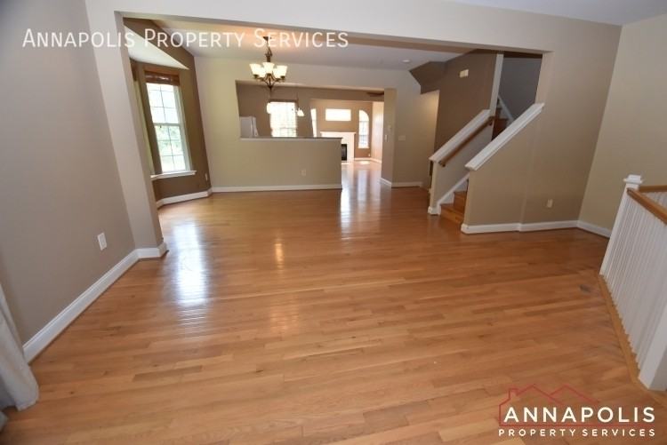 888 Stonehurst Ct - Photo 7 of 34