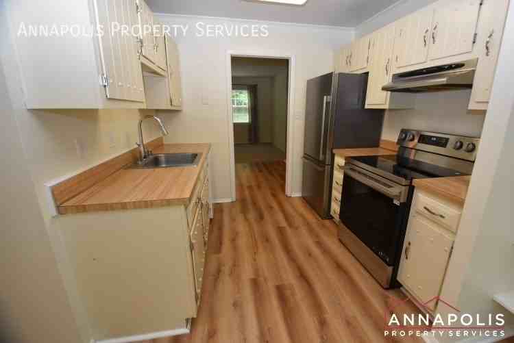 1673 Forest Hill Ct - Photo 4 of 24