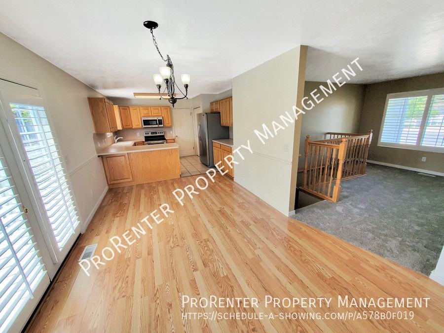 1488 Earl Cir - Photo 7 of 28