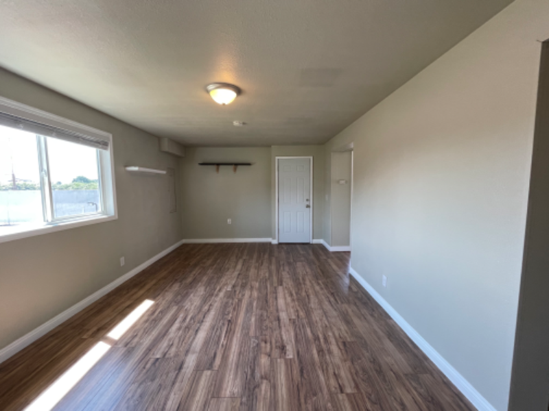 607 N Gold St - Photo 2 of 10