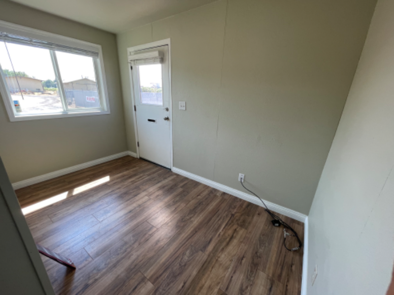 607 N Gold St - Photo 3 of 10