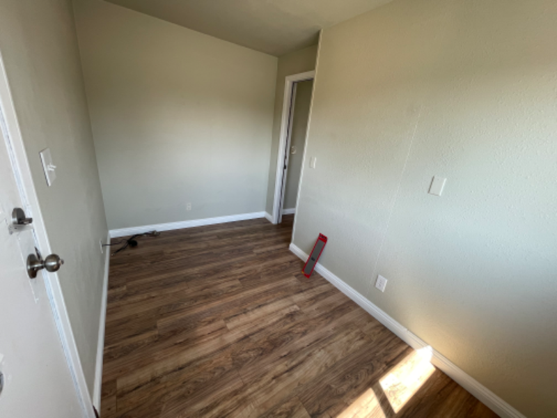 607 N Gold St - Photo 4 of 10