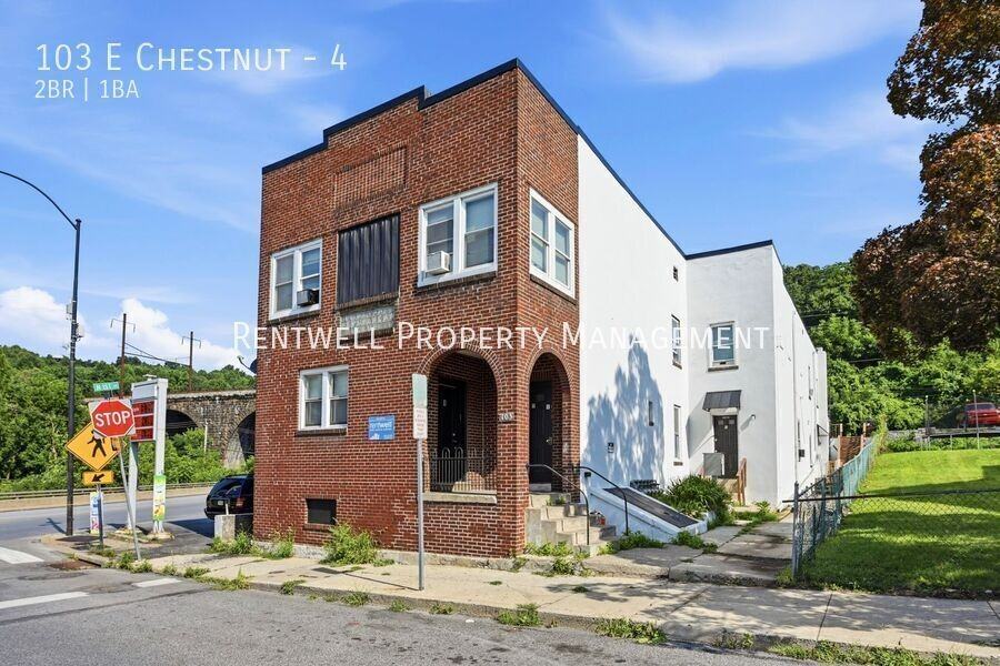 103 E Chestnut St #4 - Photo 2 of 17