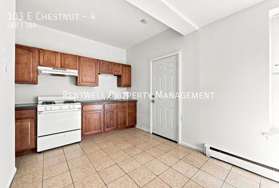 103 E Chestnut St #4 - Photo 5 of 17