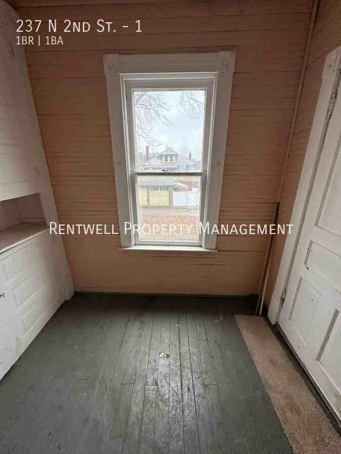 237 N 2nd St #1 - Photo 5 of 8