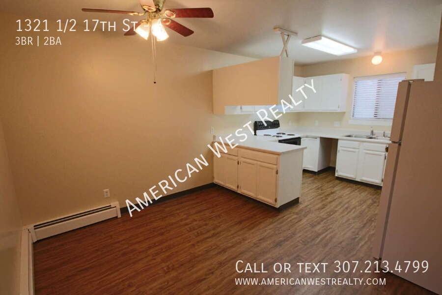 1321 1/2 17th St #A - Photo 5 of 11
