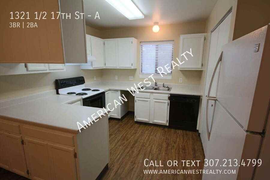 1321 1/2 17th St #A - Photo 6 of 11