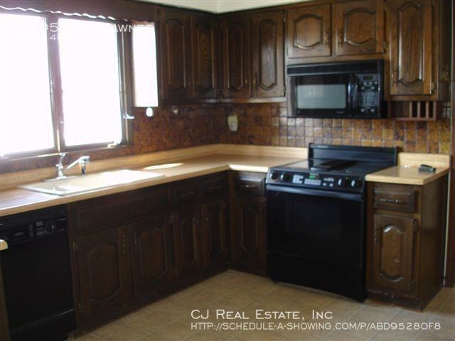 1305 Sw Shawnee St - Photo 5 of 10