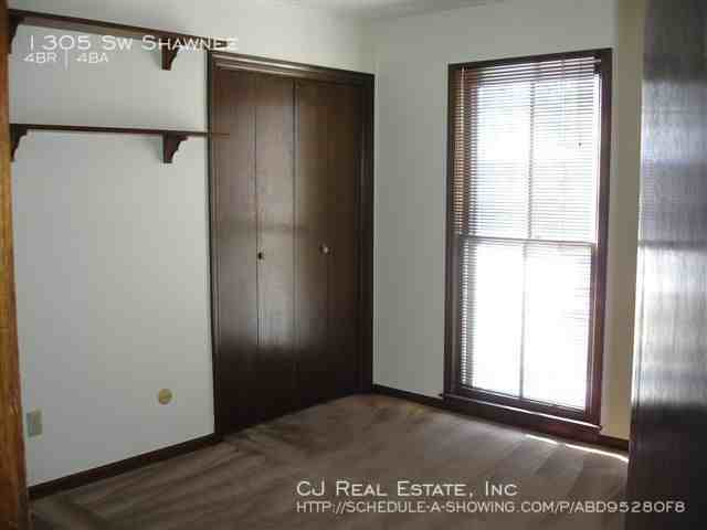 1305 Sw Shawnee St - Photo 6 of 10