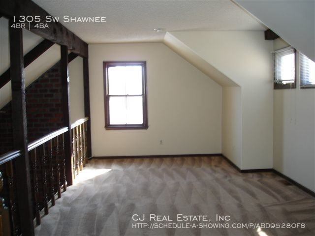 1305 Sw Shawnee St - Photo 7 of 10