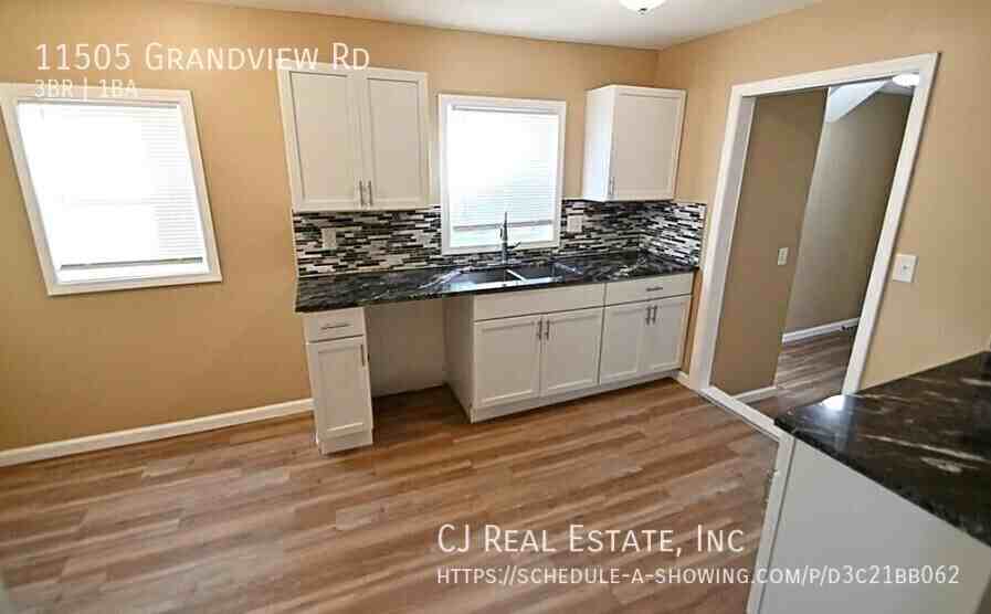 11505 Grandview Rd - Photo 3 of 5