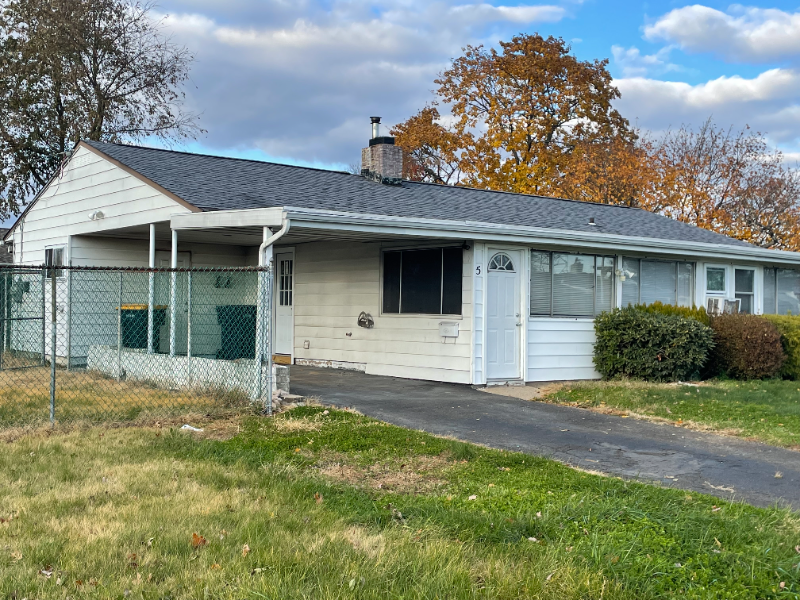 5 Serpentine Ln - Photo 2 of 18