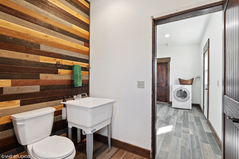 3131 Mountain Ave - Photo 3 of 7