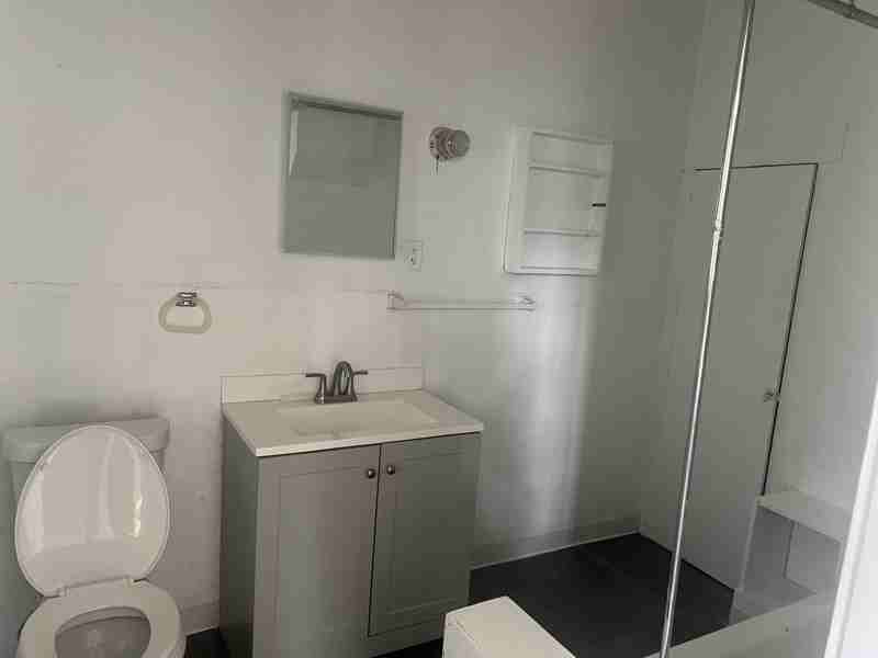 620 5th St #1 - Photo 5 of 8