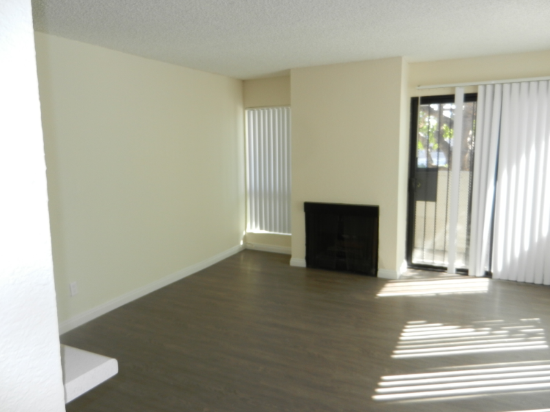 4453 Woodman Ave - Photo 3 of 20