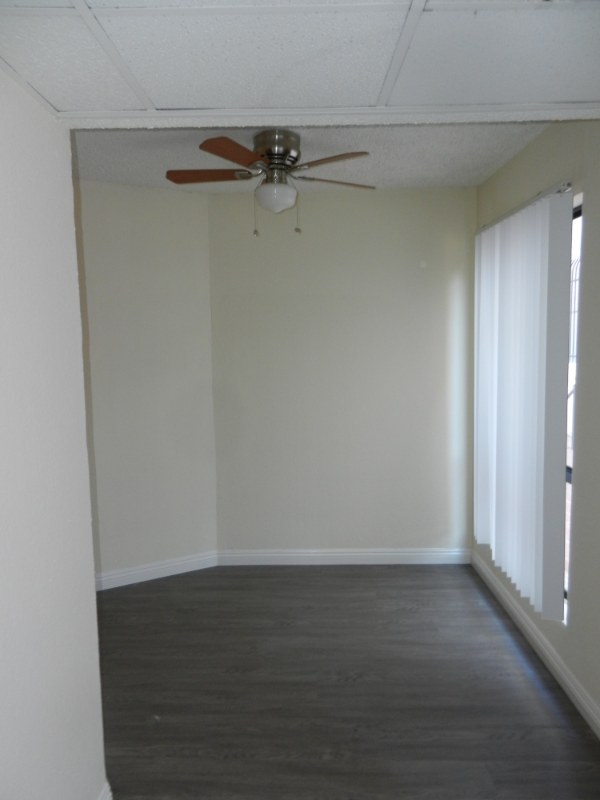 4453 Woodman Ave - Photo 5 of 20