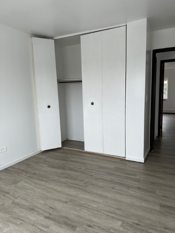 309 W Hawthorne Cir #3B - Photo 6 of 11