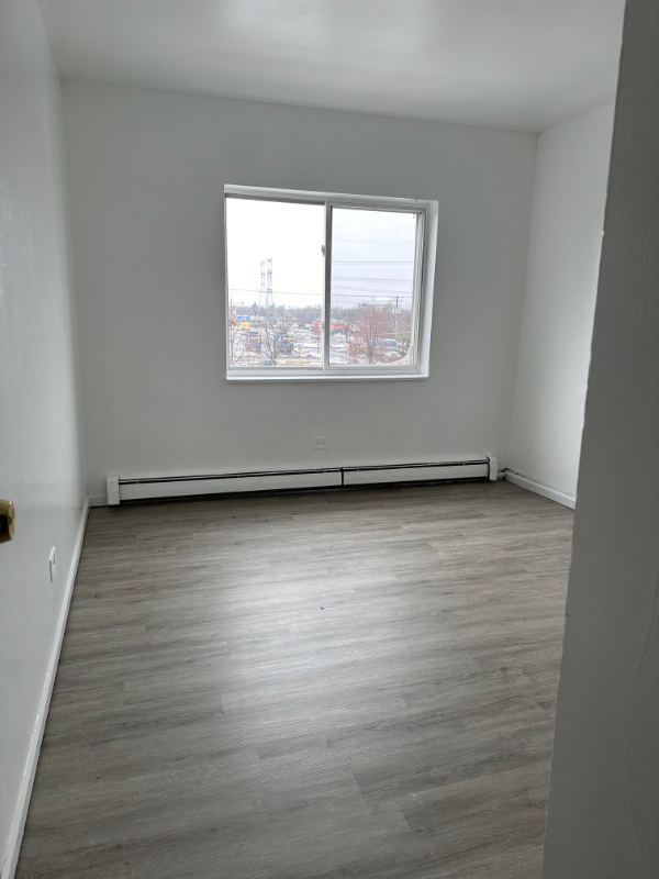 309 W Hawthorne Cir #3B - Photo 7 of 11