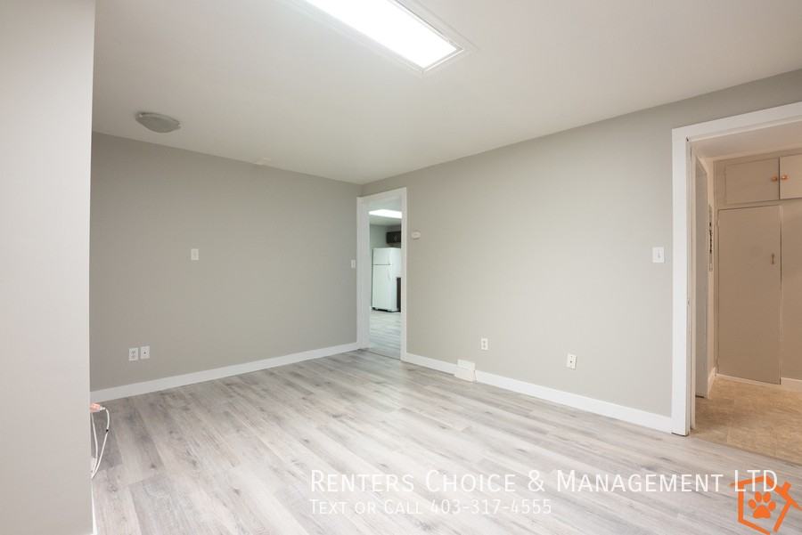 203B 27 St S - Photo 7 of 11