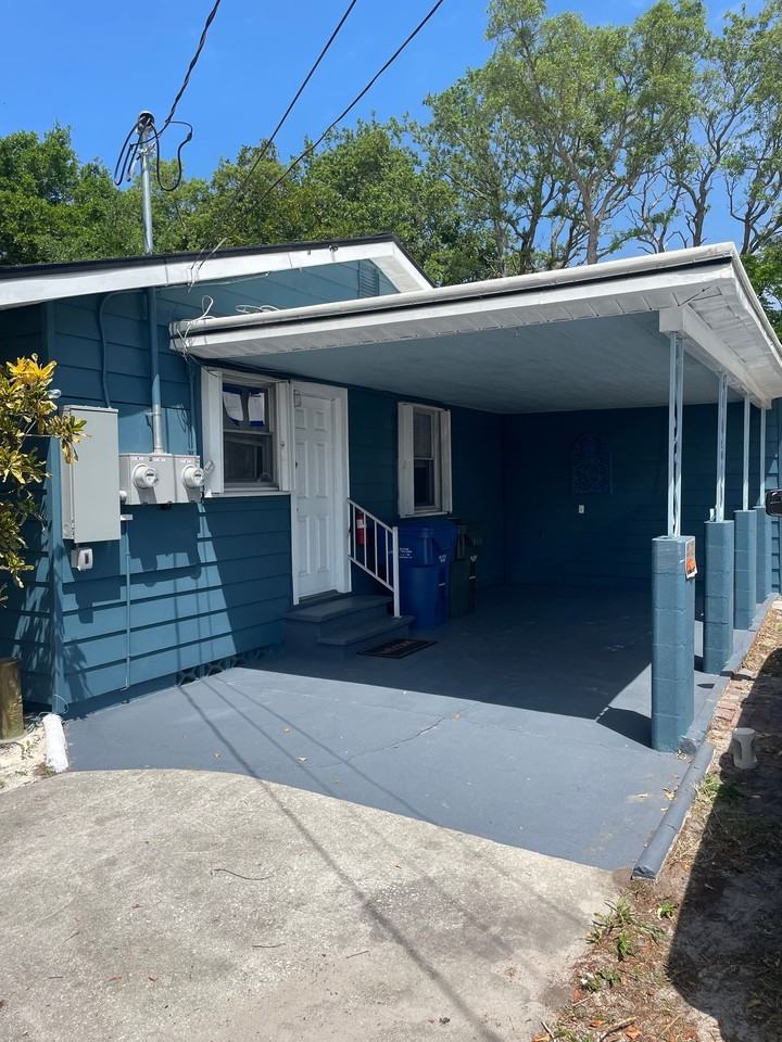 810 8th Ave Sw - Photo 2 of 10