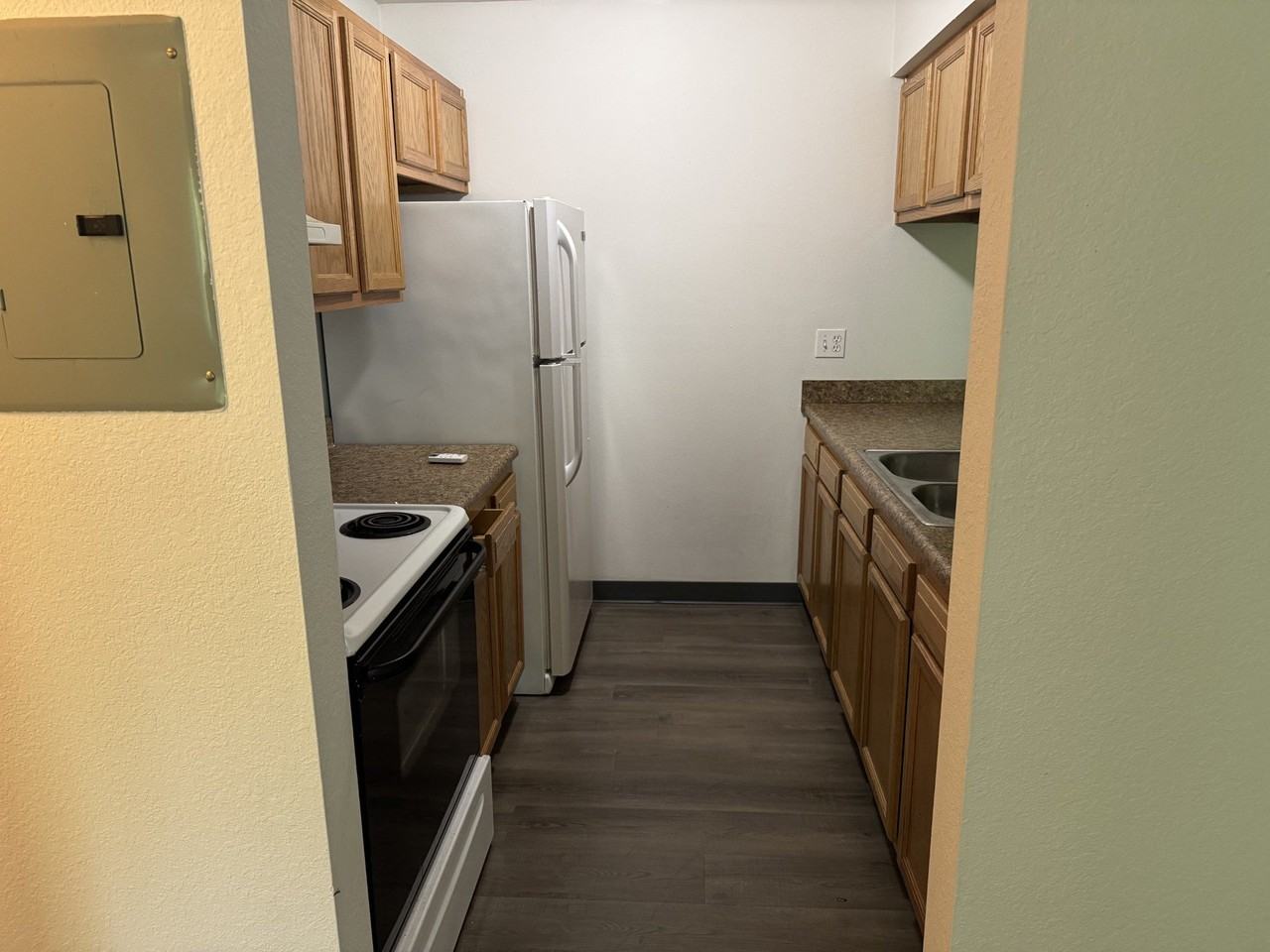 580 N Main St - Photo 5 of 7