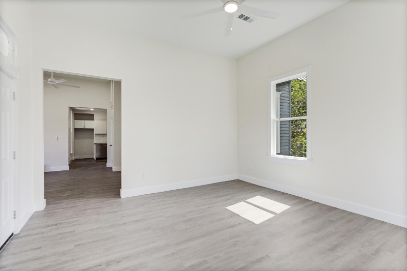 102 W Texas St - Photo 5 of 15