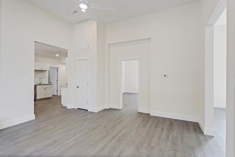 102 W Texas St - Photo 7 of 15