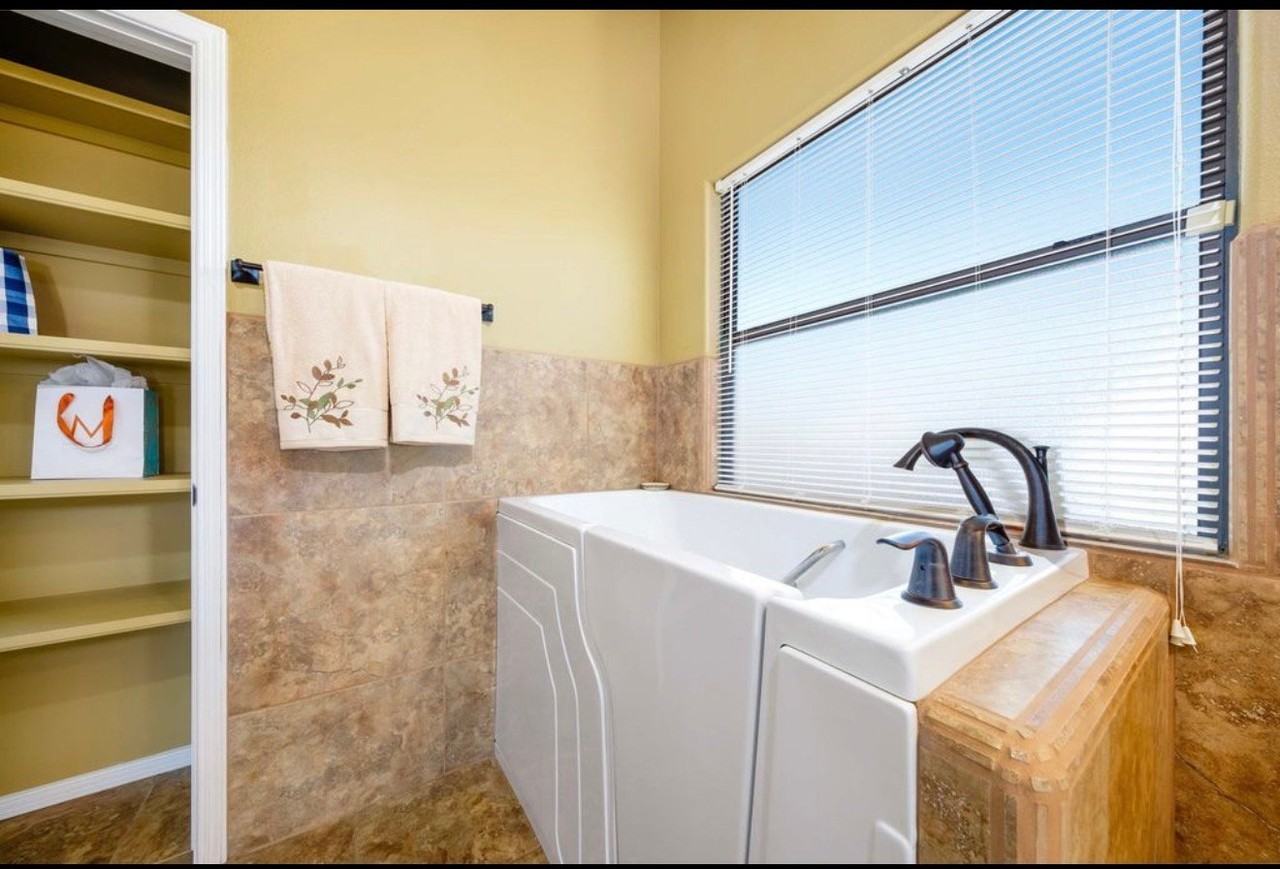 5185 San Carlos Ct - Photo 3 of 9