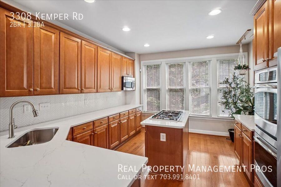 3308 Kemper Rd - Photo 7 of 12