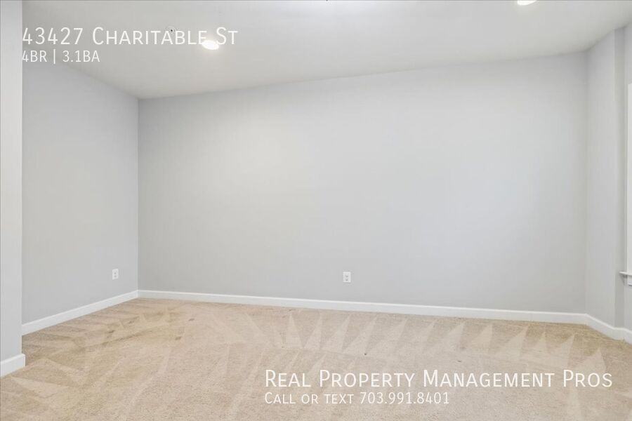 43427 Charitable St - Photo 4 of 44