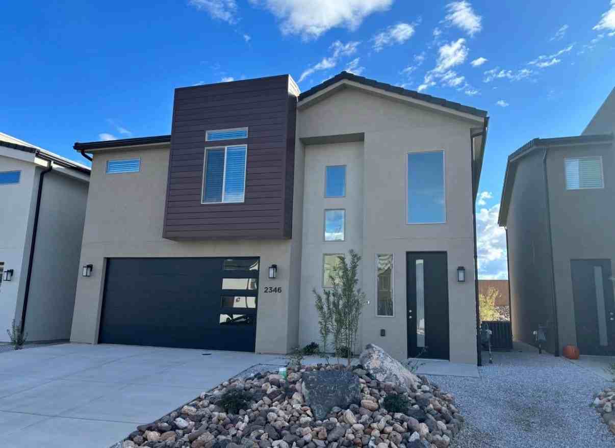 2346 E Luciano Ln - Photo 2 of 20