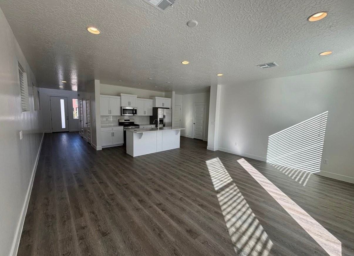 2346 E Luciano Ln - Photo 6 of 20