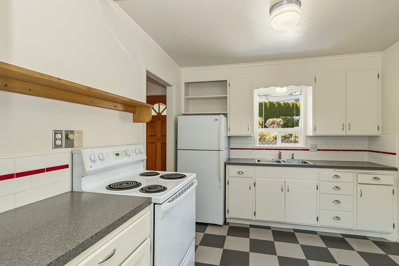 532 Colby Ave #1 - Photo 6 of 29