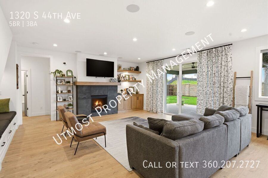 1320 S 44th Ave - Photo 3 of 24