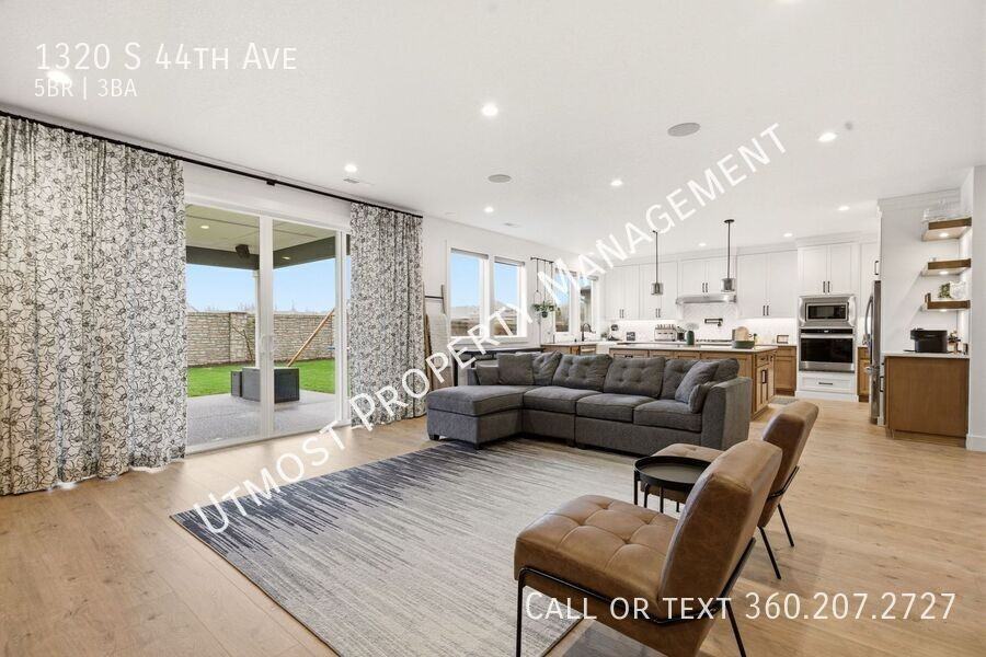 1320 S 44th Ave - Photo 4 of 24
