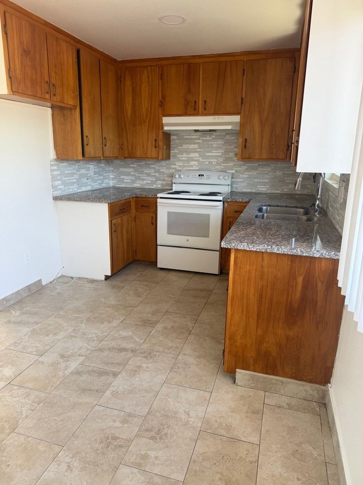 961 Wakefield Rd #979 - Photo 4 of 9