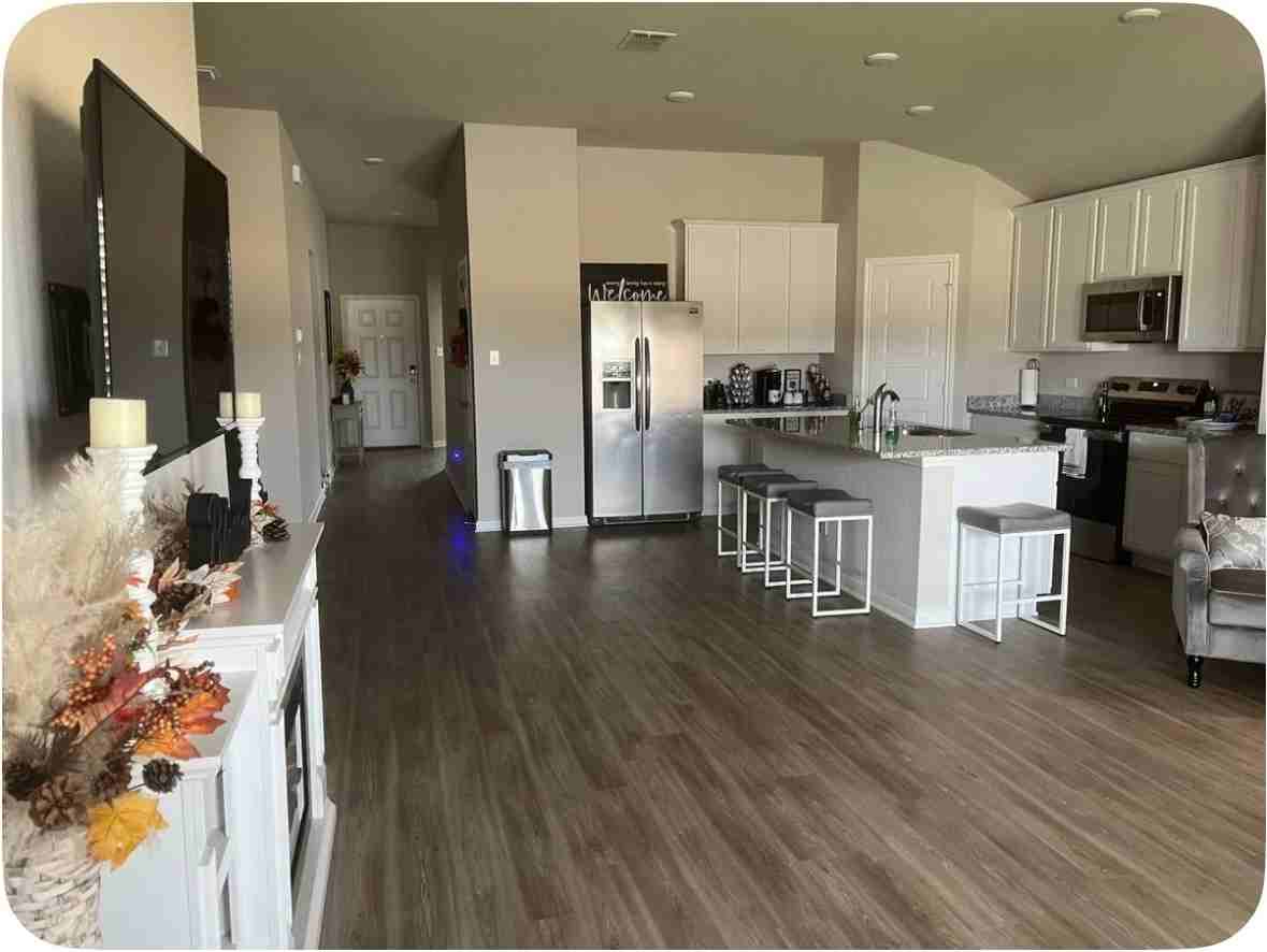 805 Stonemanor Bay - Photo 3 of 18