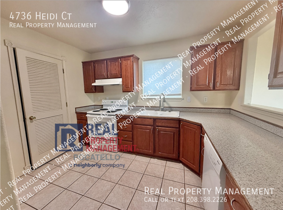 4736 Heidi Ct - Photo 4 of 23