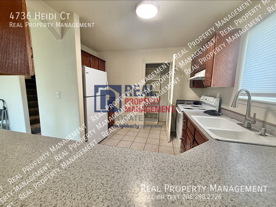 4736 Heidi Ct - Photo 6 of 23