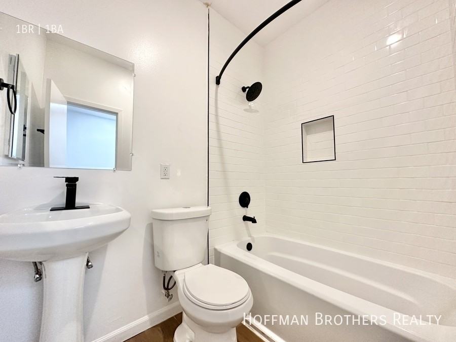 2165 W Washington Blvd #5 - Photo 4 of 7