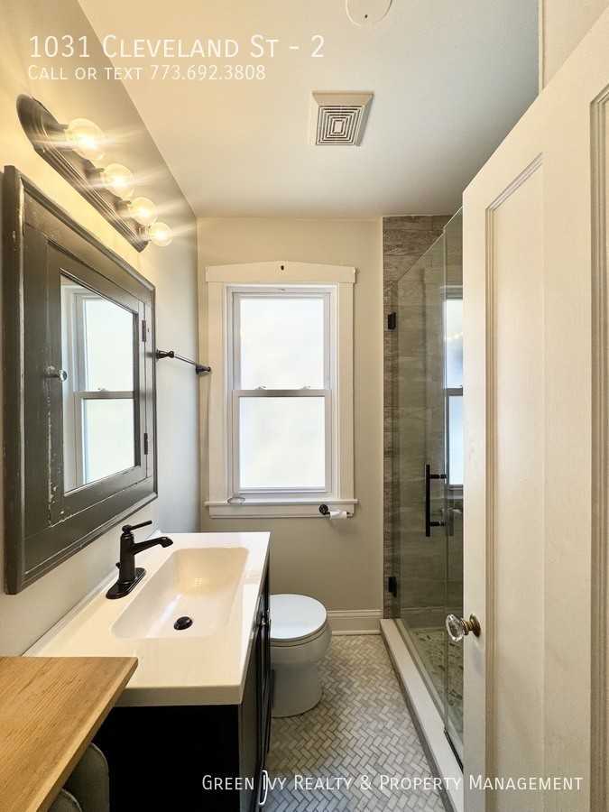 1031 Cleveland St #2 - Photo 2 of 14