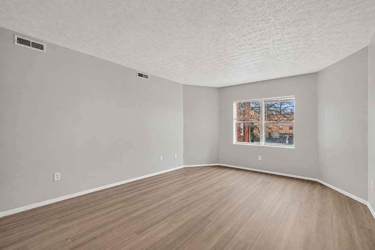 564 Glenwood Ave #34 - Photo 2 of 9