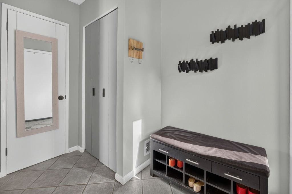 2190 Cartwright Pl - Photo 2 of 20